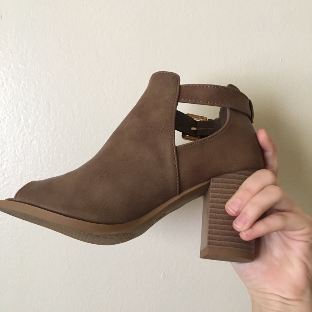 amazing heeled booties - Picture 3 of 3